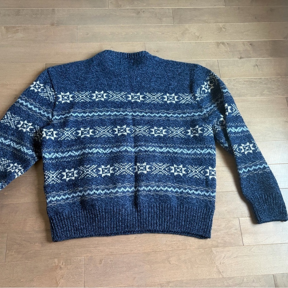Vintage Wool Royal North Mills Classic Navy Patterned Crewneck Sweater, size XL - Picture 3 of 4
